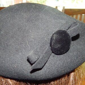 Vtg Womens Merrimac 100% Wool Hat Velvet Brim Buttons Wool Ribbon